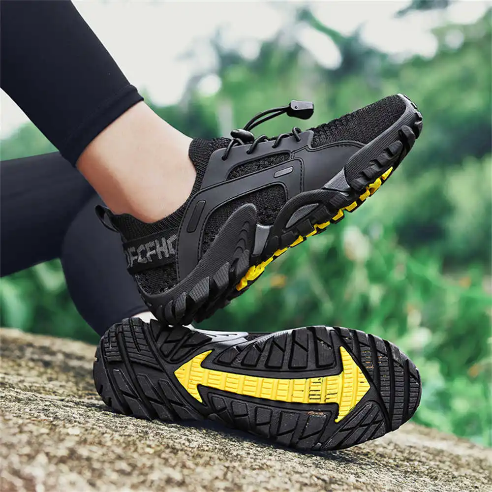 Streetwear Brand Name Ideas - Botas de caminhada táticas de luxo