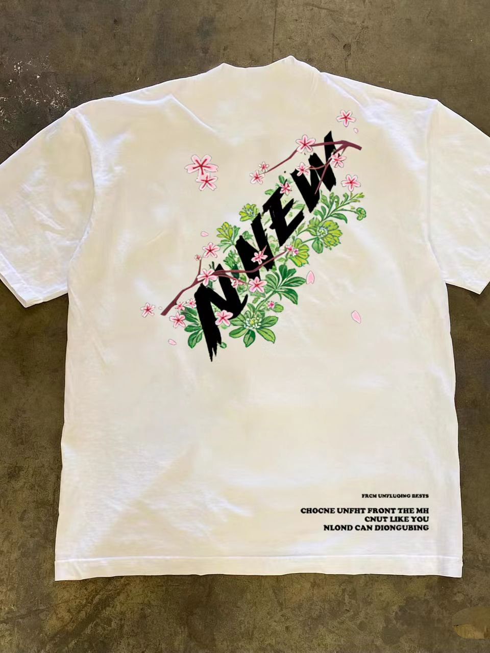 Camiseta de Algodão Puro com E - Streetwear Brand With Flowers avaliação e preço